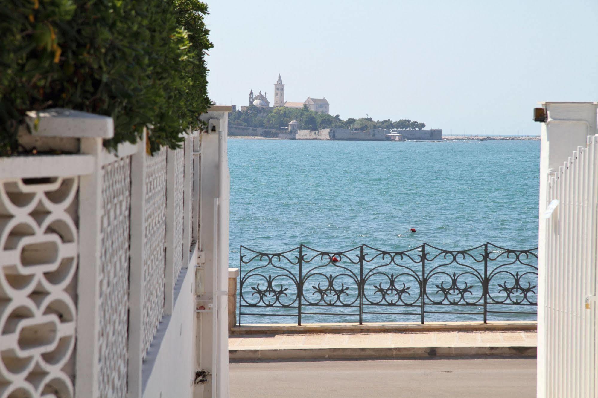 La Bella Trani - Suites And B&B Exterior foto